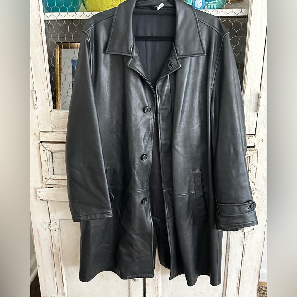 Ermenegildo Zegna Black Leather coat with removable fur liner. Size Medium 50.
